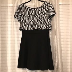 Triangular patterned dress